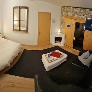 Frühstückspension Schönste Lage Am Rhein In Unmittelbarer Stadtnähe,, Köln