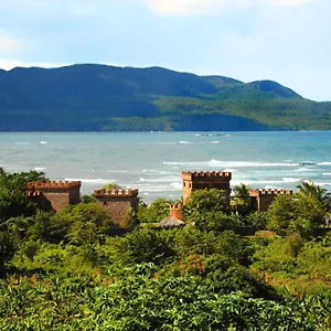 https://el-castillo-las-galeras.comcaribbean.com